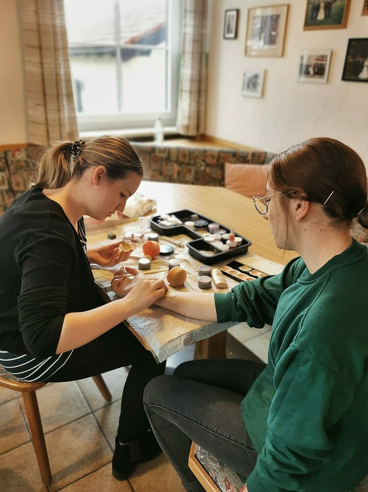 Übungsabende Notfalldarstellung Schminken